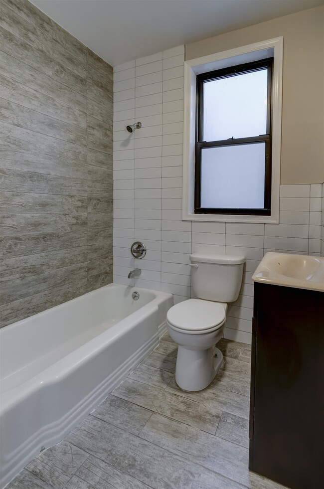 Building Photo - 333 Princeton Ave