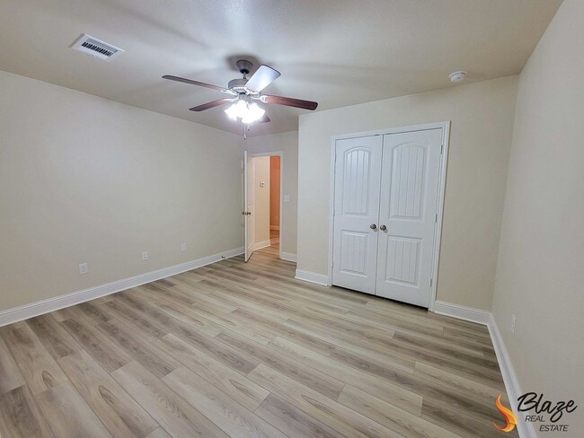 Building Photo - PRE LEASING 3 Bed 2 Bath Heritage Hills Beauty