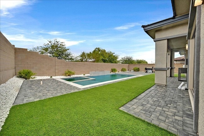 Building Photo - Summerlin West Single-Story 4 Bedroom 4.5 Bathroom Home!