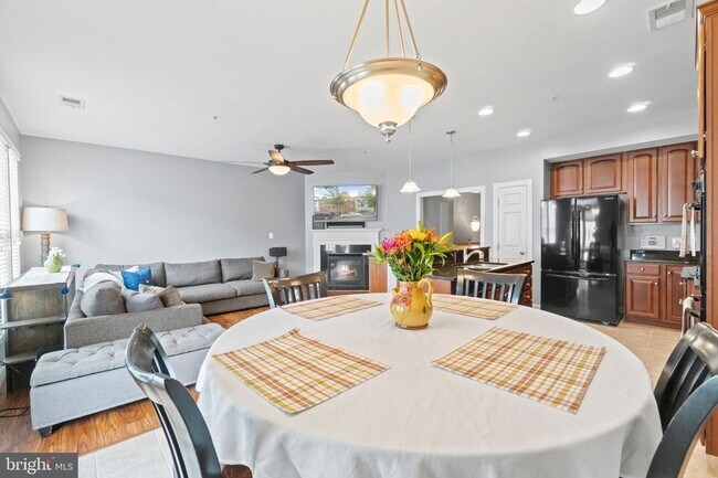 Building Photo - POTOMAC CLUB - SECONDS TO STONEBRIDGE