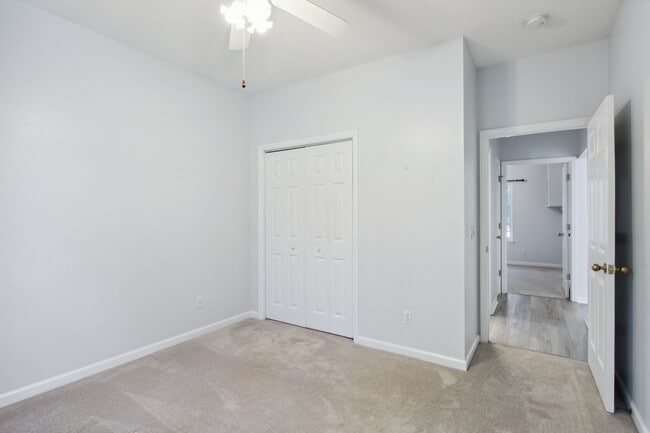 Building Photo - 173 Sumter Square