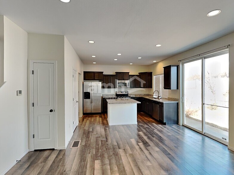 Building Photo - 5546 Malta St