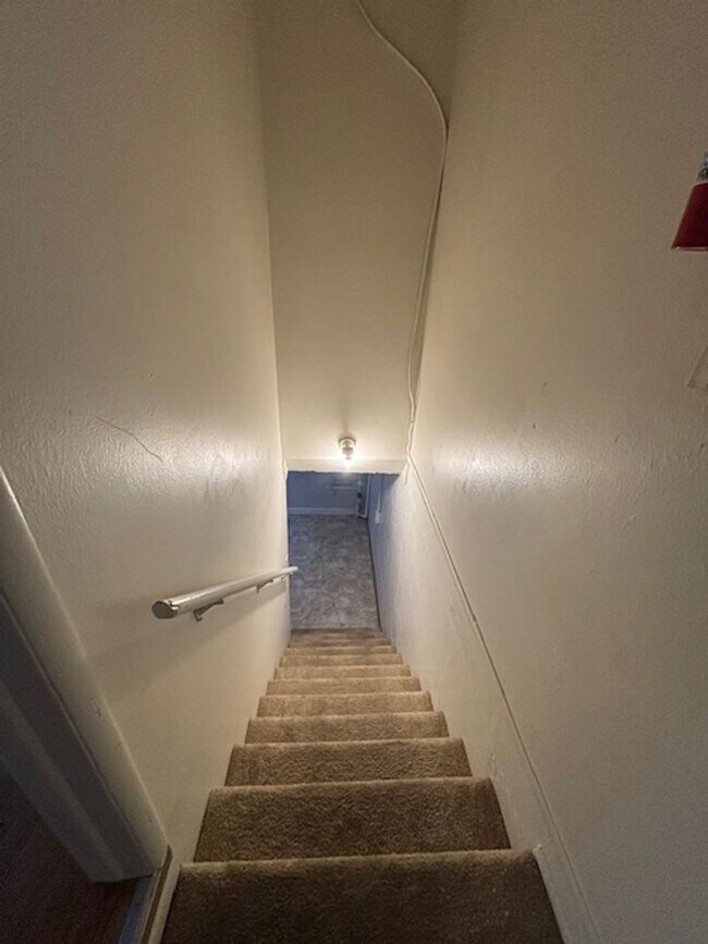 Building Photo - Very nice Family Home located in southern ...