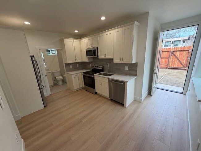 Building Photo - 2422 Kayak Alley