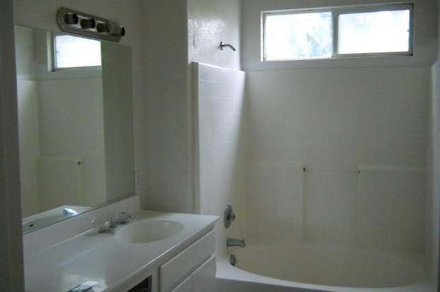 Building Photo - 650 Laxford Rd
