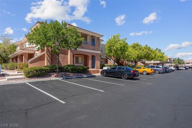 Building Photo - 353 Amber Pine St