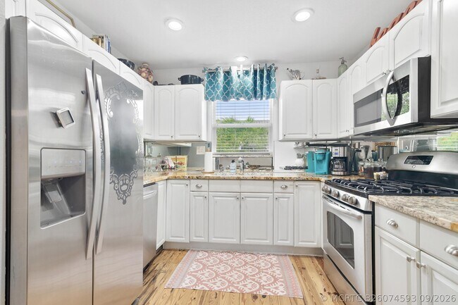 Building Photo - 1601 S Palmway