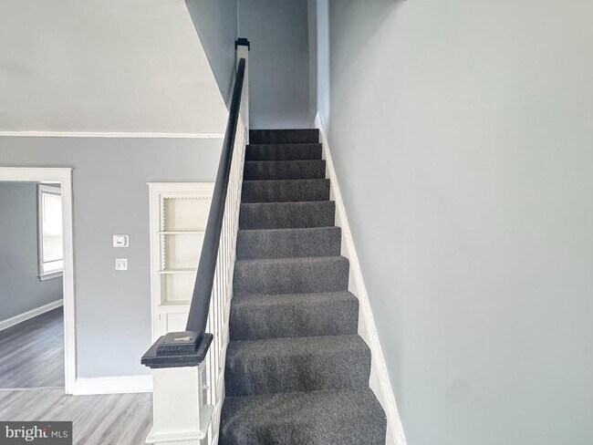 Building Photo - 3400 Elmley Ave