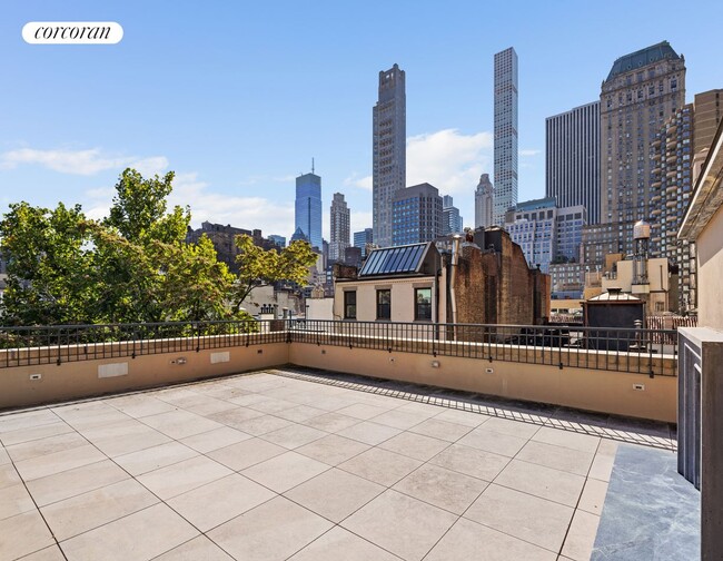 Building Photo - 4 E 64th St
