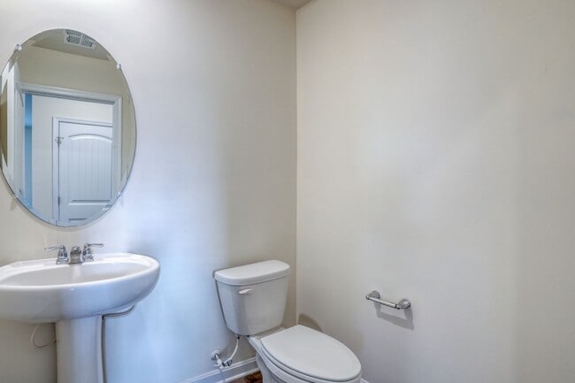 Building Photo - 67 Bostick Ln