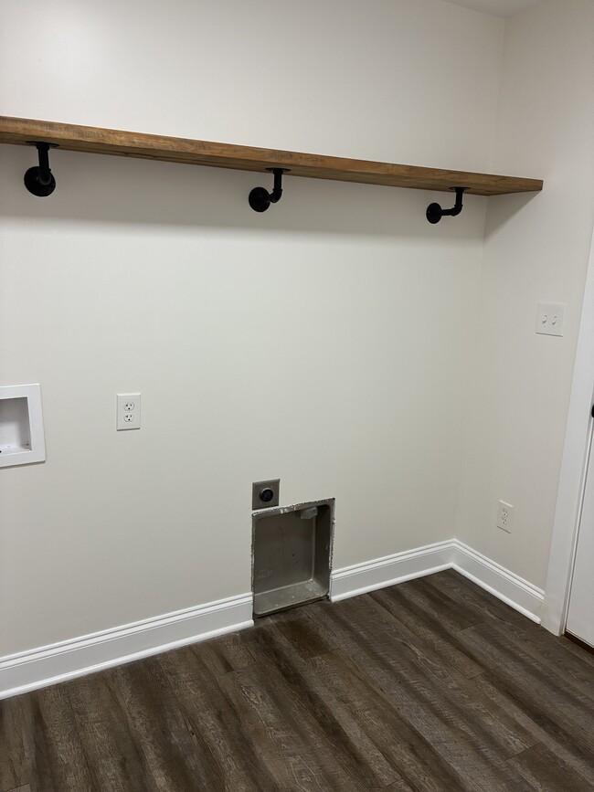 Building Photo - 267 Sterling Dr