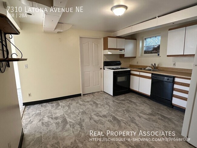 Building Photo - 7310 Latona Ave NE