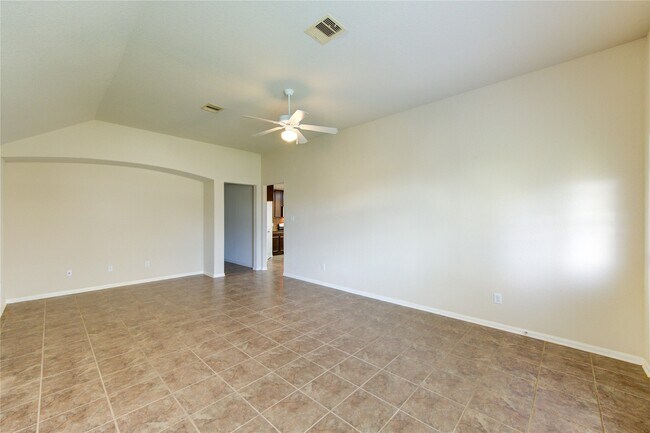 Building Photo - 14839 Fir Knoll Way