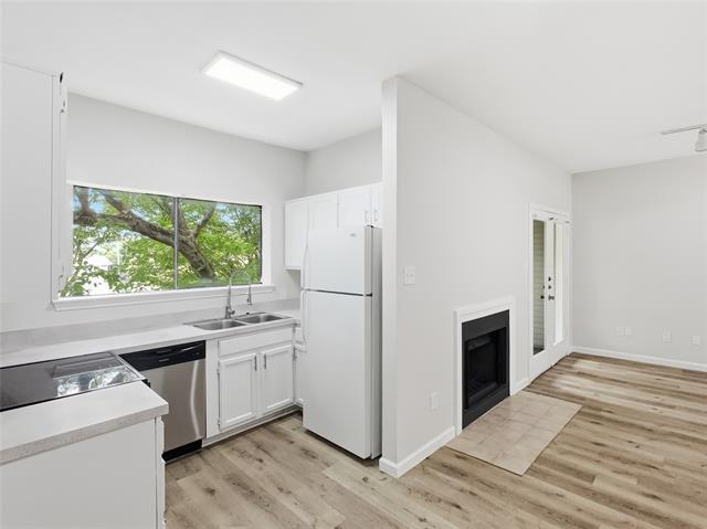 Building Photo - 7126 Holly Hill Dr