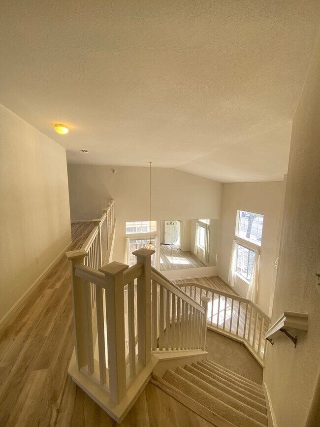 Building Photo - 24962 Plum Tree St
