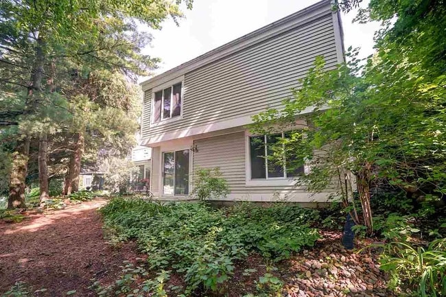 Building Photo - 11 Gray Birch Trl