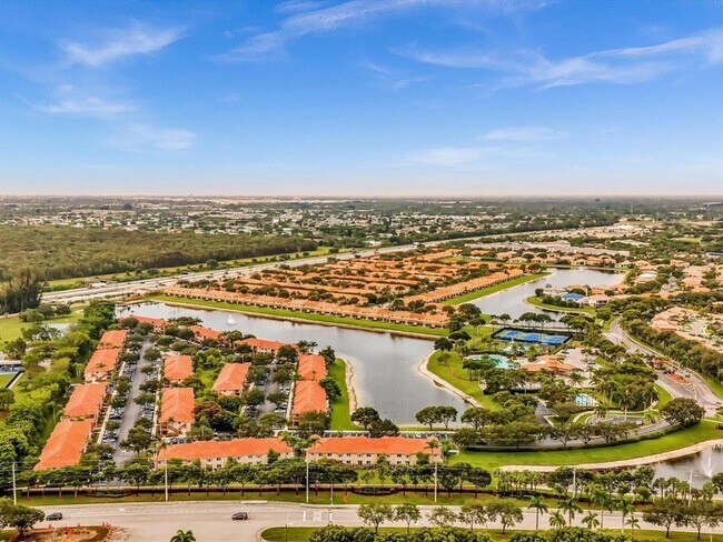 Building Photo - 3504 Briar Bay Blvd
