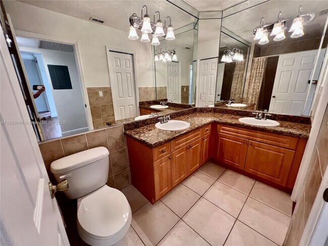 Building Photo - 3858 Coral Tree Cir