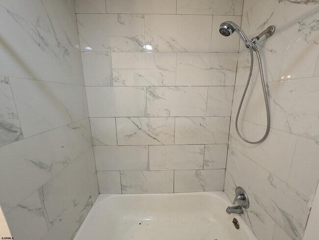 Building Photo - 20 S Bellevue Ave