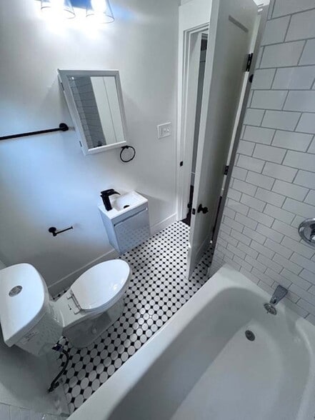 Building Photo - 1301 Adeline St