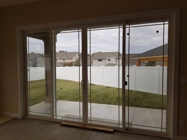 Building Photo - West Valley 3 bedroom 2.5 bath plus an office,  custom built rental home