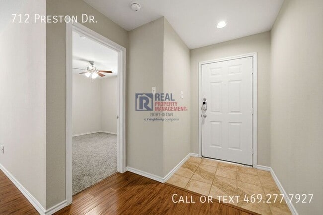 Building Photo - 712 Preston Dr