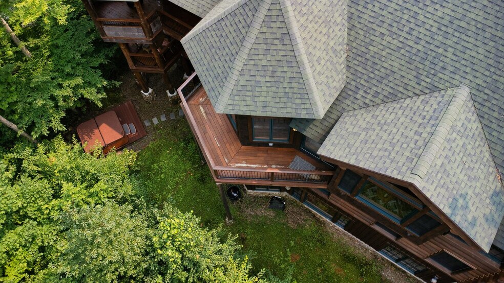 Building Photo - 15 Hemlock Dr