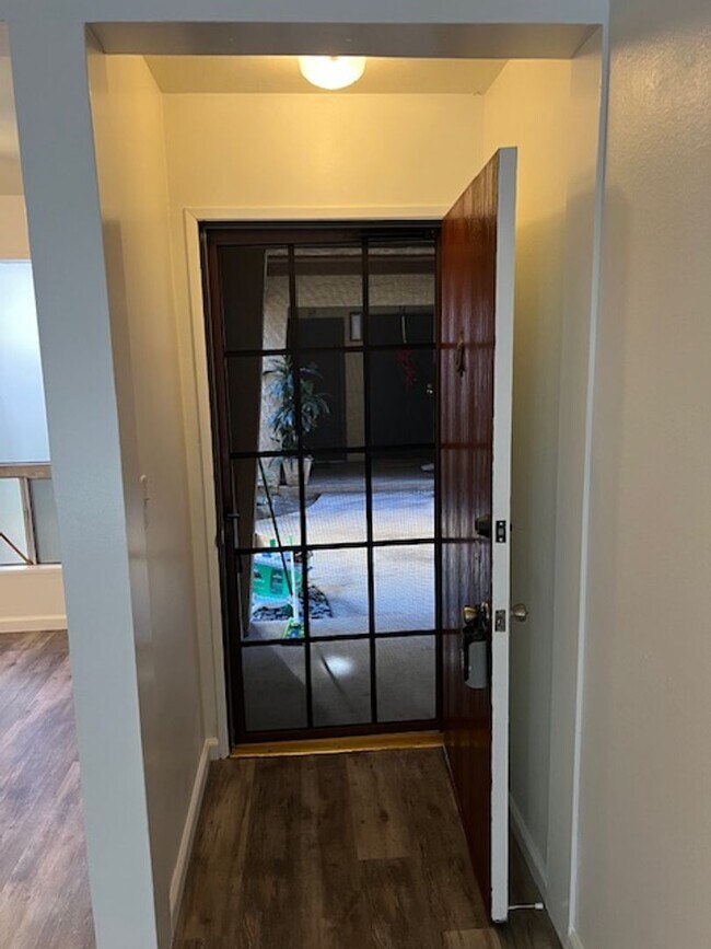 Building Photo - 1000 W MacArthur Blvd