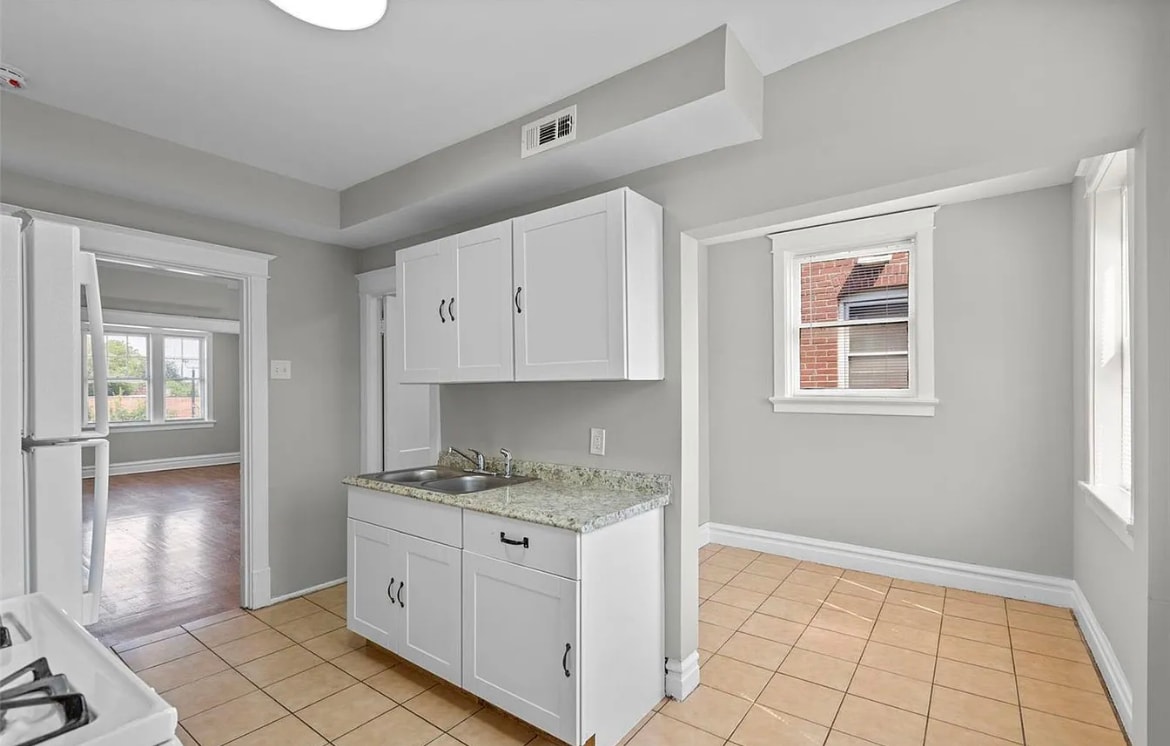 Kitchen - 3246 S Compton Ave