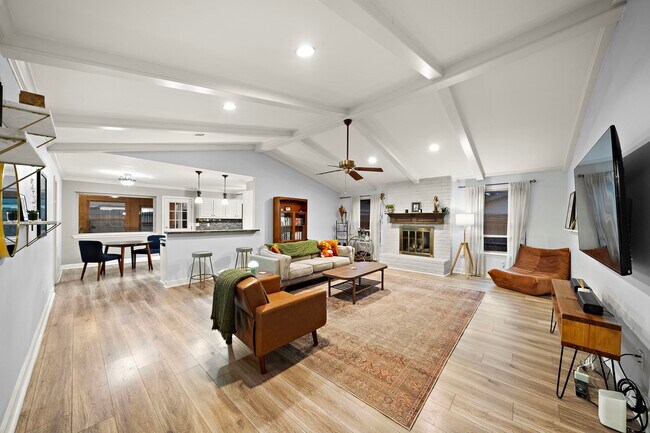 Building Photo - 10211 Cantertrot Dr