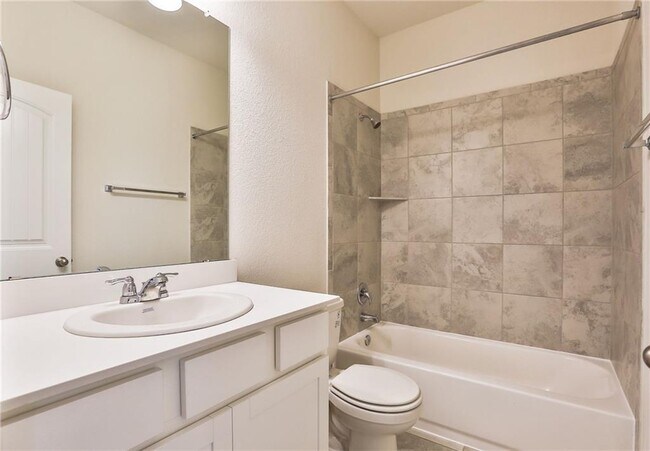 Building Photo - 637 Gabrielle Anne Dr