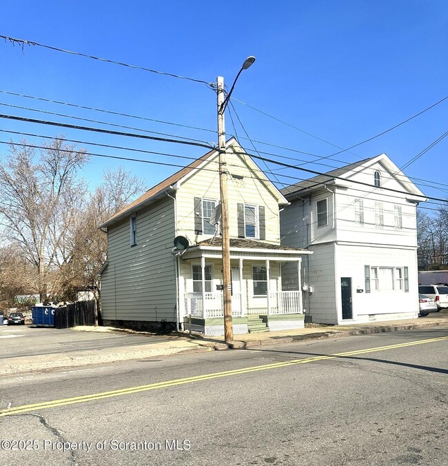 Building Photo - 539 Hazle St