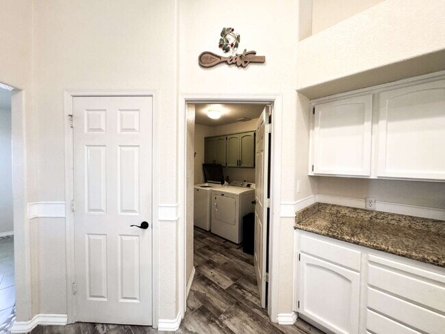 Building Photo - “Spacious 4-Bedroom, 2-Bathroom Home with Pool in Tamarack”