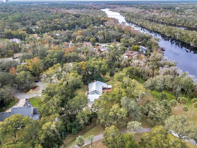 Building Photo - 8 Fernwood Trail