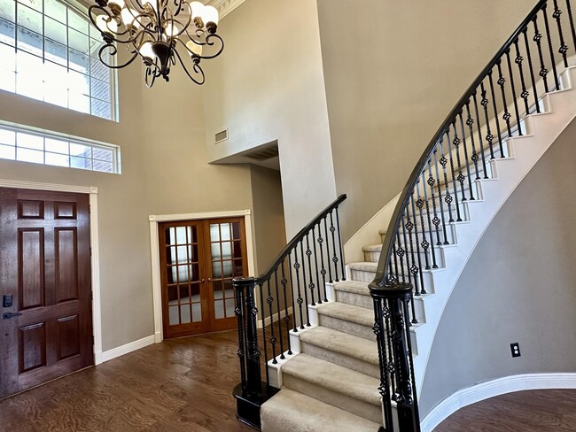 Building Photo - 289 Waterford Way