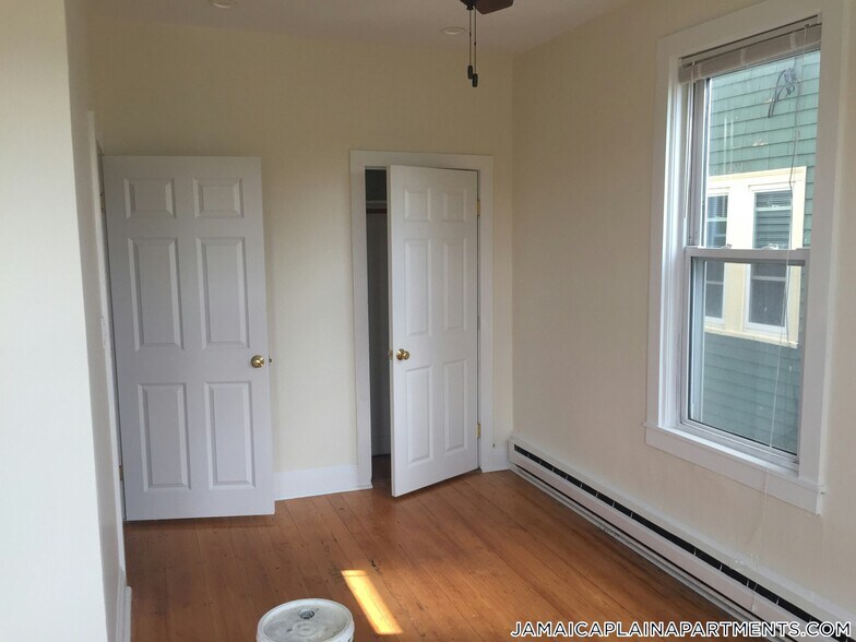 Building Photo - 108 Hyde Park Ave