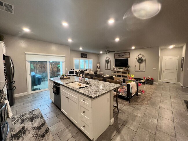 Building Photo - Charming and Elegant Home in Clovis District