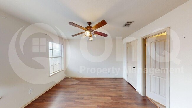 Building Photo - 2335 N Elm St