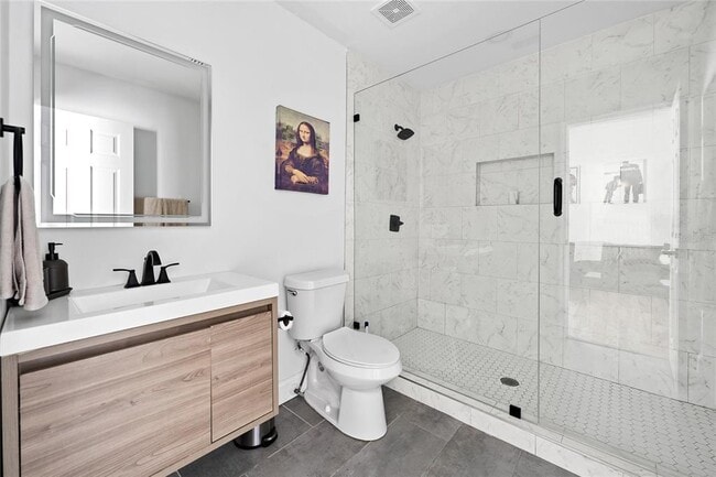 Building Photo - 680 25th Ave S