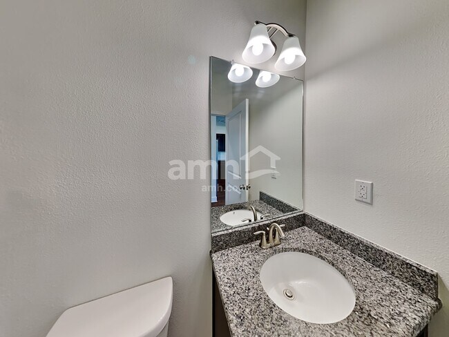 Building Photo - 926 Walden Woods Dr