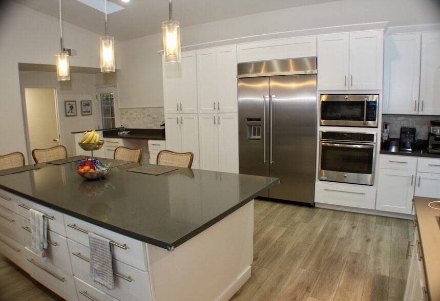 Building Photo - 4820 Abbeyville Ave