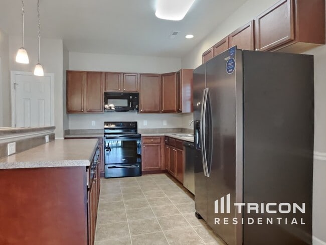 Building Photo - 115 Still Water Cir