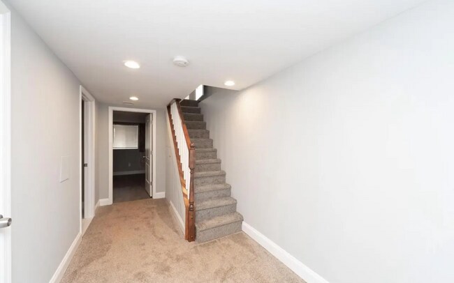 Building Photo - 41 N Linwood Ave