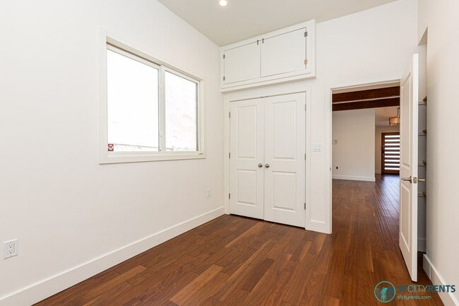 Building Photo - Miraloma: Remodeled & Detached Single Fami...