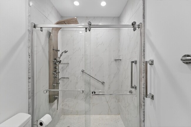 Building Photo - 6070 Sunny Manor Ct