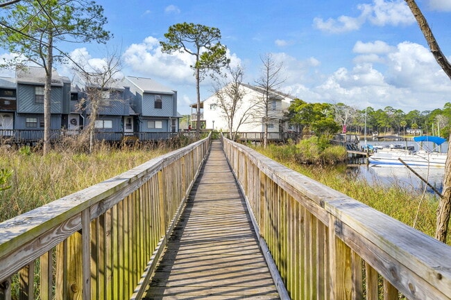 Building Photo - 200 White St