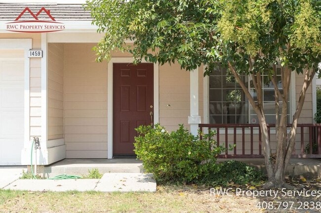 Building Photo - 1459 Chavez Way