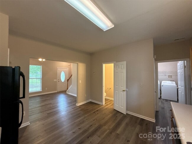 Building Photo - 1525 Braveheart Ln