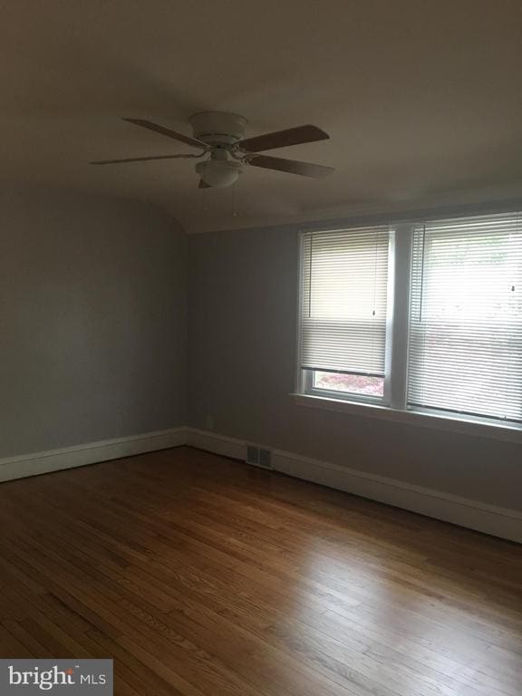Building Photo - 308 Comly Ave