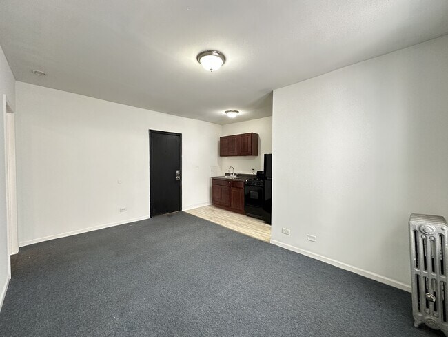 Building Photo - 5710 N Winthrop Ave